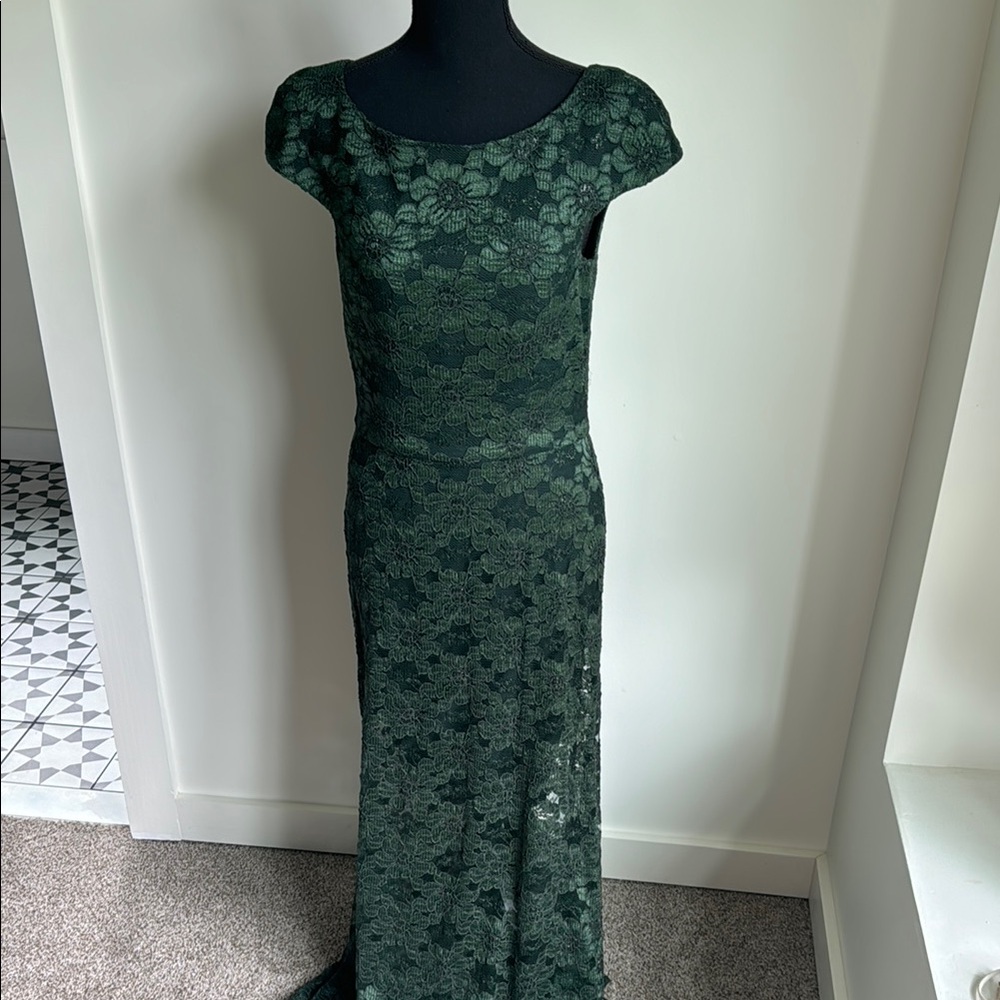 Vera Wang Deep Green Lace Maxi Dress